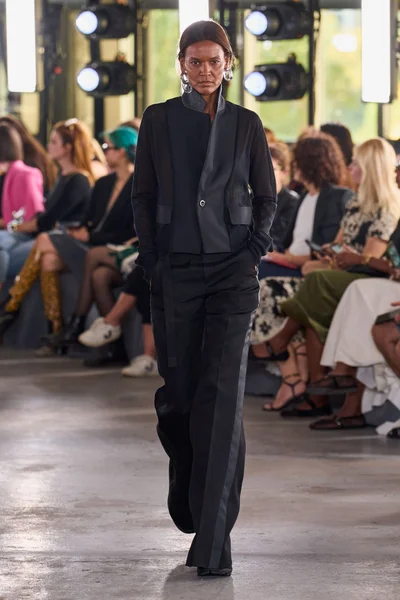 Look 34